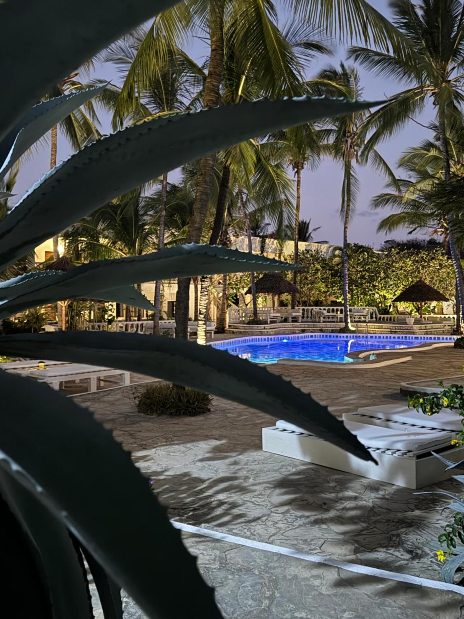 Aquarius Club Hotel Watamu Exterior photo