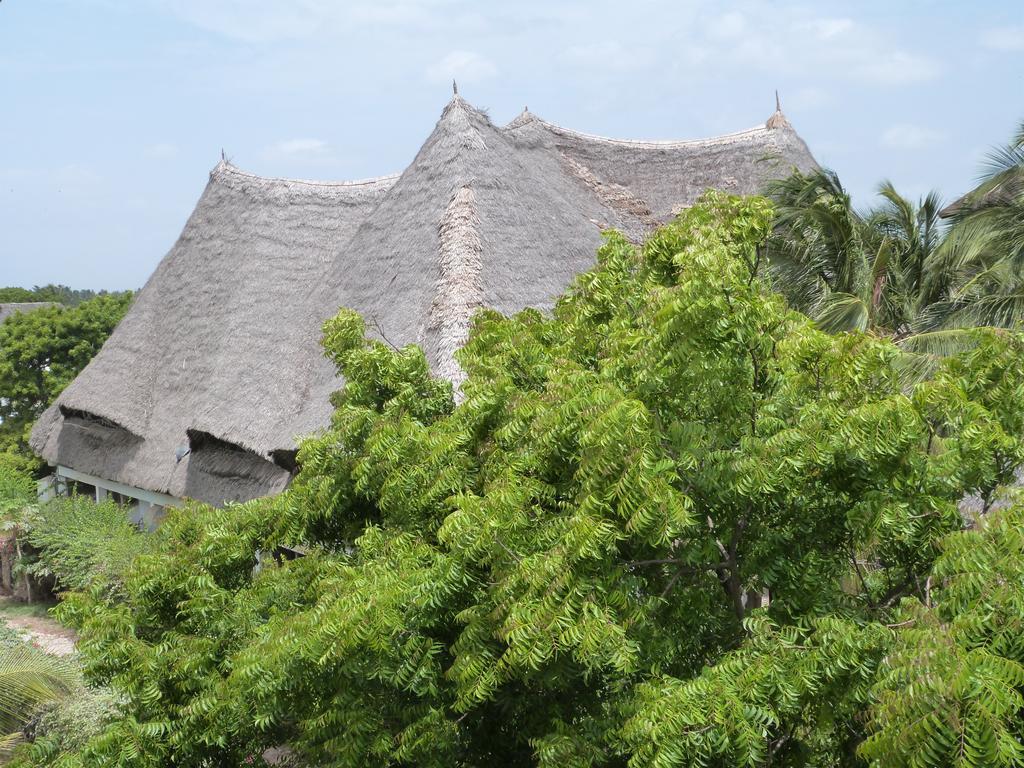 Aquarius Club Hotel Watamu Exterior photo