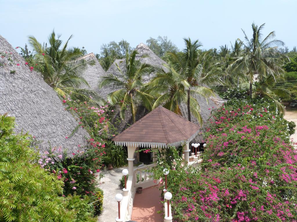 Aquarius Club Hotel Watamu Exterior photo