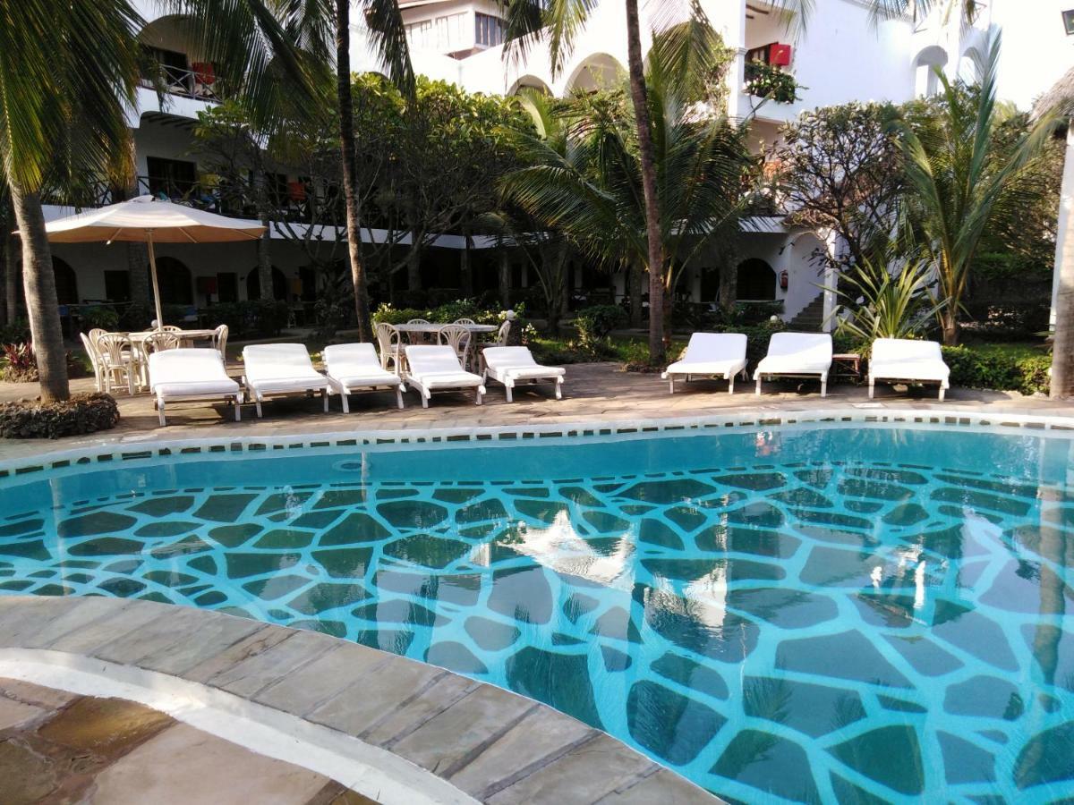 Aquarius Club Hotel Watamu Exterior photo
