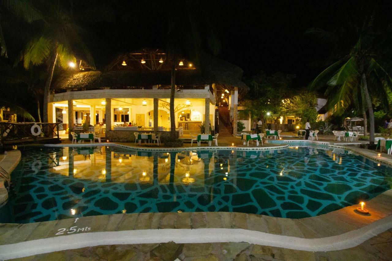Aquarius Club Hotel Watamu Exterior photo